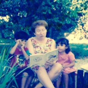 reading con abuela
